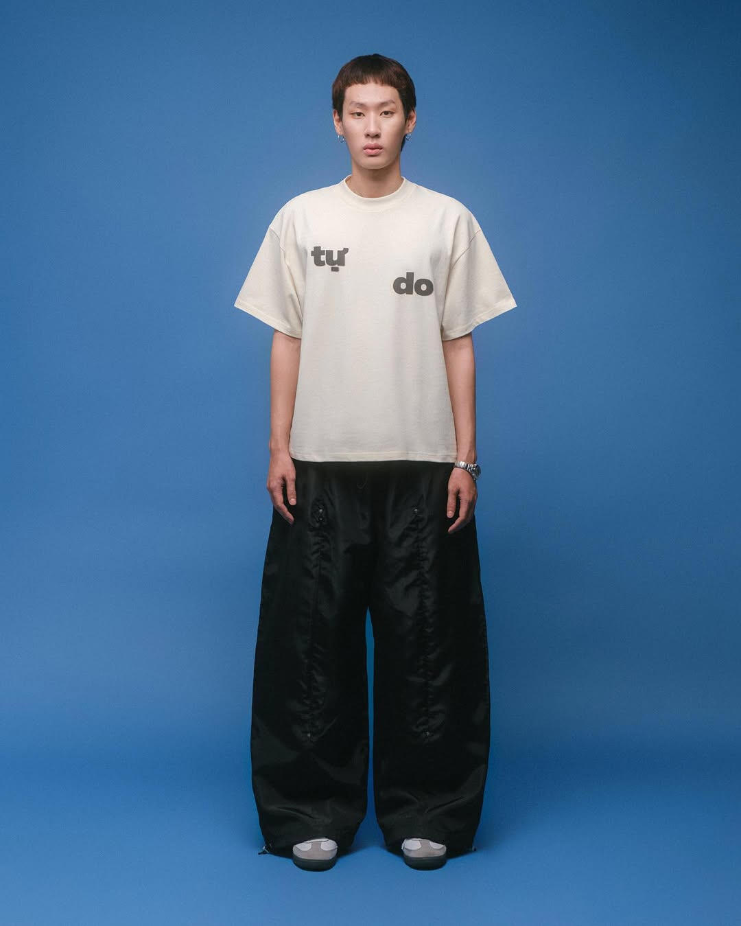 Centered Front View, Straight Posture - Shot by Dang Hoang An (@hoangan.raw)